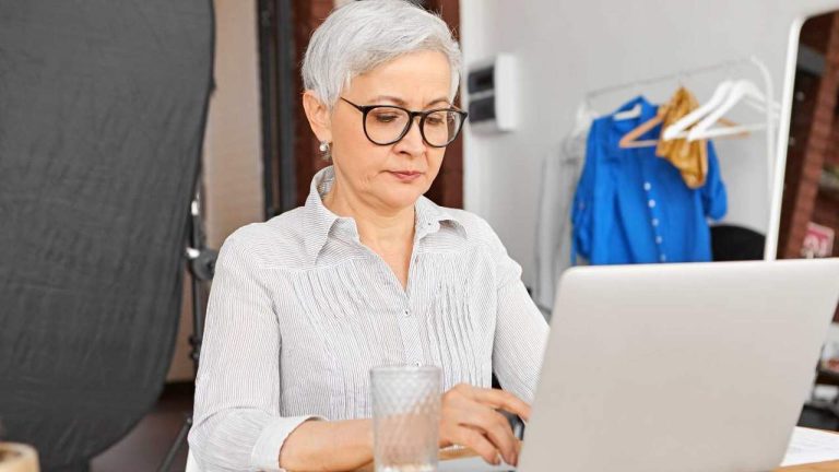 Domarna slår fast att pensionerade egenföretagare kan vara administratörer i sitt företag och ta ut pensionen