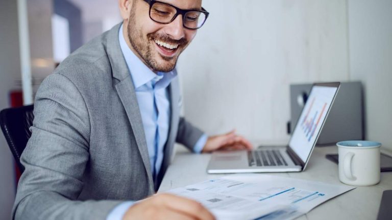 Skatterådgivare svarar på egenföretagarnas huvudsakliga tvivel om momsdeklarationen