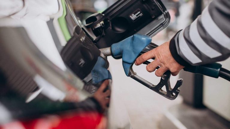 Bensinstationer garanterar att bränsle kan bli dyrare med upp till 34 cent per…