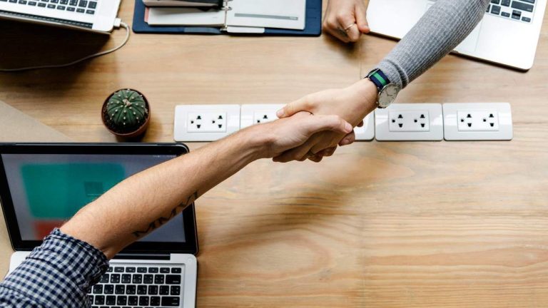 En studie visar att 83 % av företagen har svårt att hitta anställda