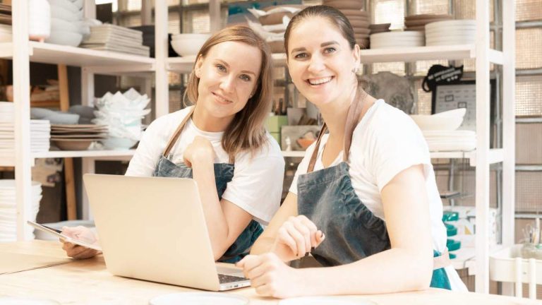 Ökning av kvinnligt företagande: 90 % av registreringarna till RETA 2023 var kvinnor som var egenföretagare