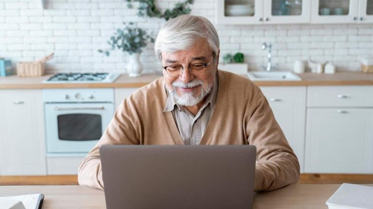 Finansministeriet kan lägga beslag på pengarna som egenföretagare har på sina konton, även om de inte överstiger SMI