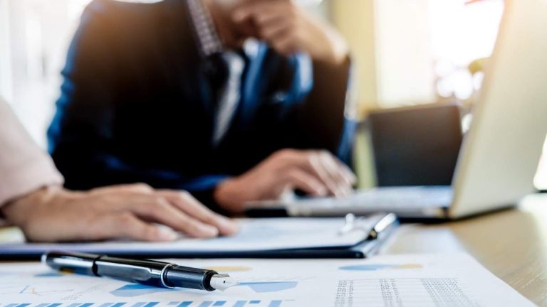 Företag kan i företag dra av en kostnad som uppstått år tidigare,