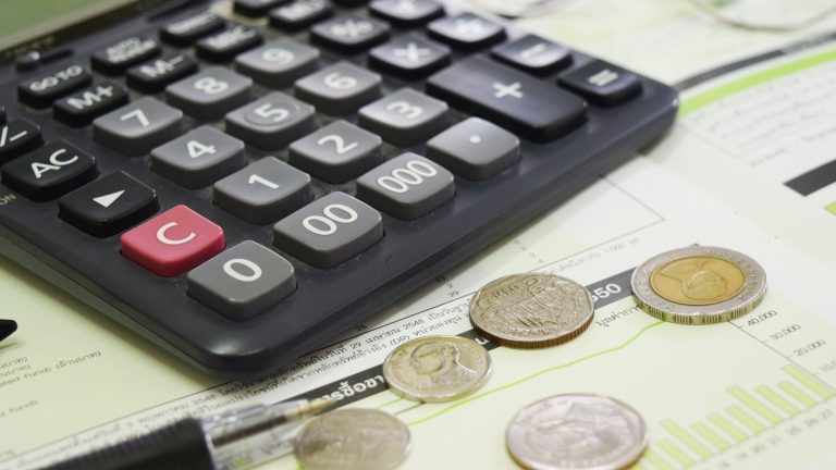 Miniräknare så att egenföretagare vet kostnaden för ersättning om de måste säga upp en anställd