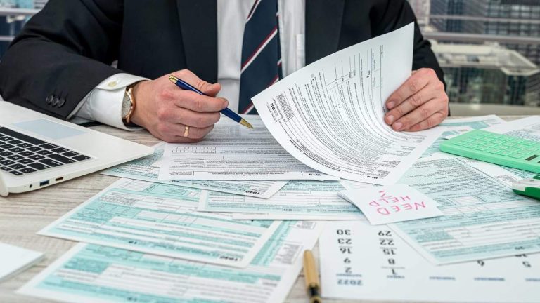 Det är alla skatter som egenföretagare också kommer att behöva lämna in i maj 2024