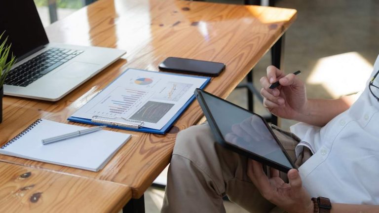 Regeringen publicerar en guide om Consulting Kit: det nya hjälpmedlet för digital rådgivning i små och medelstora företag