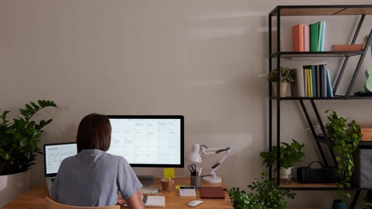 Ett företag får böter på 1 000 euro för att ha skickat e-postmeddelanden till en anställd utanför deras arbetstid