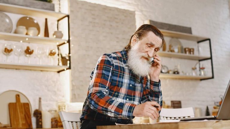 Högsta domstolen hindrar egenföretagare som skänker ett företag från att dra av inkomstskatteförluster