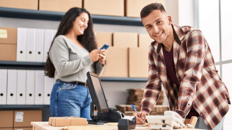 Nytt statligt stöd på upp till 10 000 euro för unga konstnärer som vill starta eget