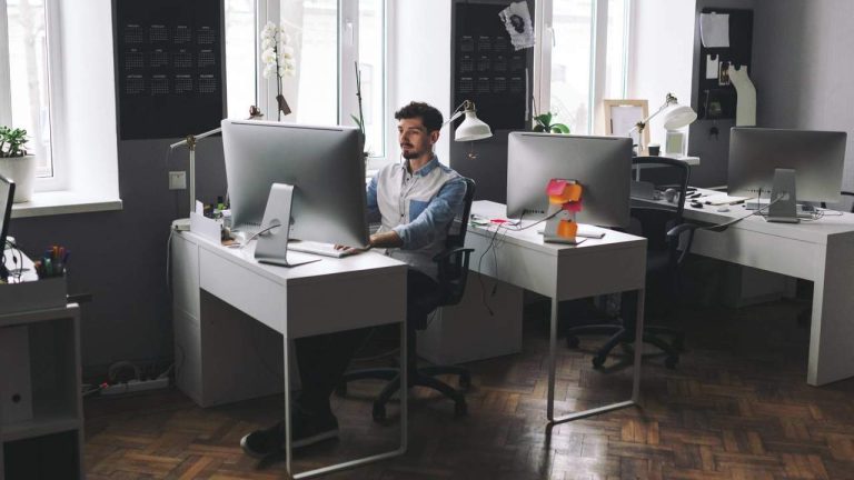 Frånvaron från arbetet når historiska toppar: den översteg 7,3 % under första kvartalet