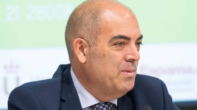 Lorenzo Amor listar i kongressen alla hinder för egenföretagare och fördömer den ”diskriminerande behandlingen”