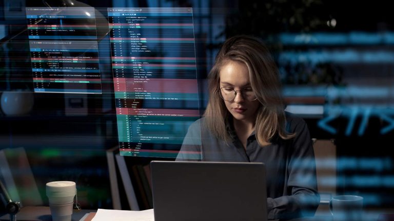 The Council of Economists, bekymrad över hur frilansare kan undvika cyberattacker i sommar