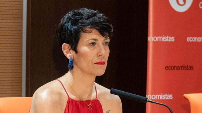 Alla egna företagare och medarbetare som betalar en minimiavgift kommer att drabbas av ett tillägg denna månad