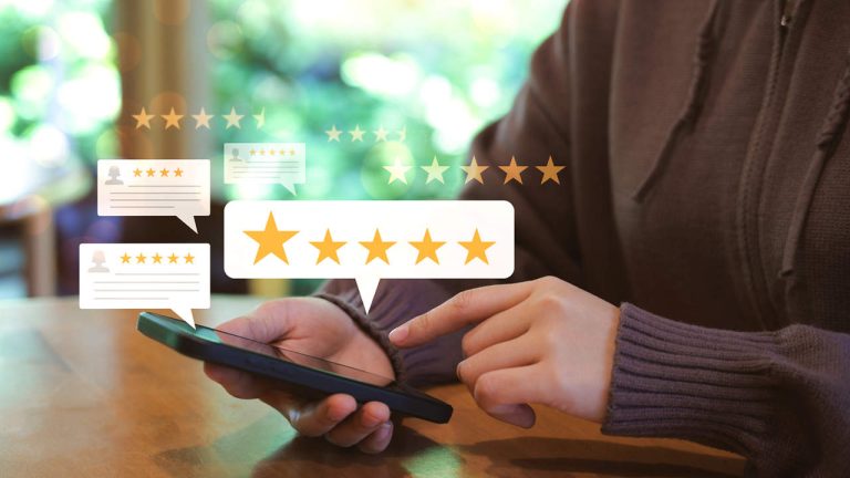 75 % av företagskunder online läser produktrecensioner innan de köper dem