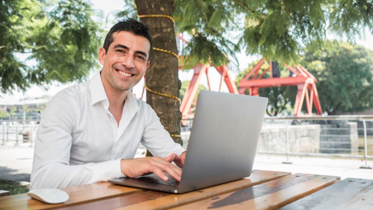 Egenföretagare från Murcia kan nu begära en bonus på 10 000 euro för att förnya sig i produkter eller tjänster