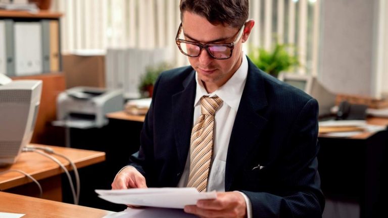 Egenföretagare måste deklarera företagets vinster i sin INKOMST om den inte är registrerad