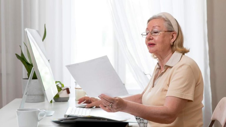 Nyheter i försenad pension: Självarbetslös kommer att ta ut mer från april om de försenar sin pension