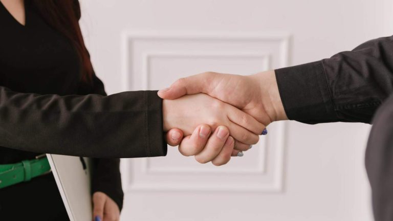 Justice kommer överens med en egenföretagare och begränsar hans ansvar i ICO-garantier till 20 % av lånet