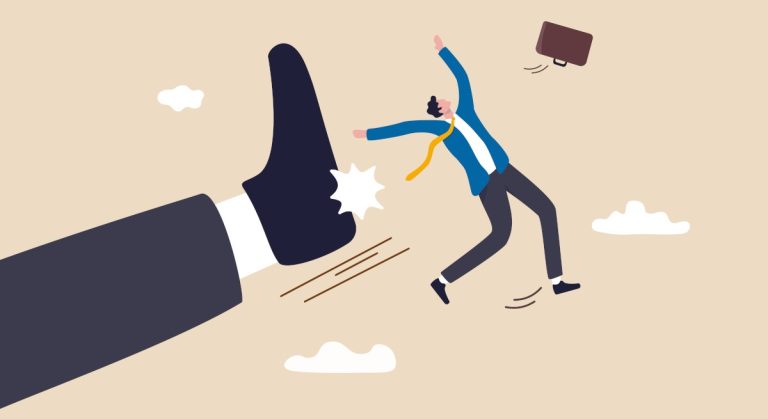 Kvinnor och minoriteter riskerar att i tysthet bli avskedade, säger expert