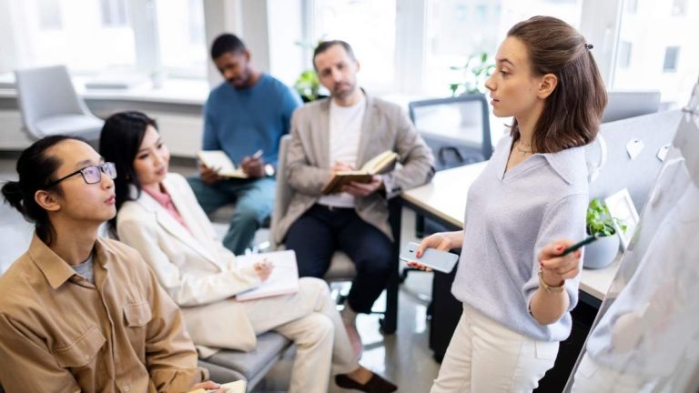 Andalusien lanserar stöd för företag att utbilda och anställa arbetslösa
