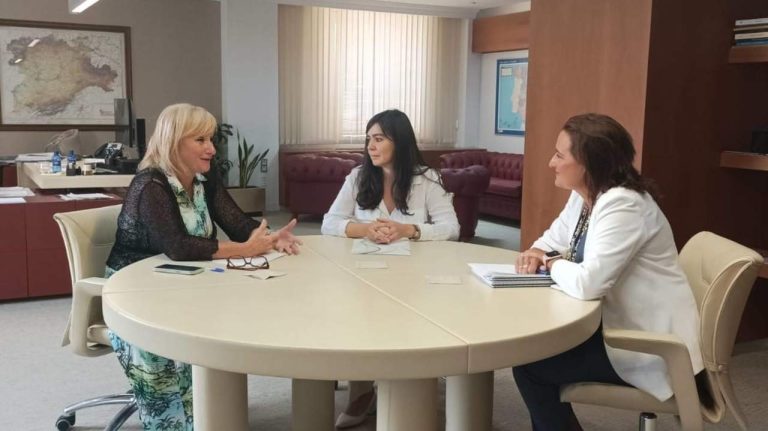 Castilla y León kommer att utarbeta en plan för att främja generationsväxlingen av verksamheten