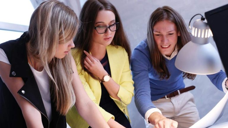 Den nya upplagan av ”Women Startup Awards” öppnar, som kommer att belöna de mest framstående entreprenörerna 2024