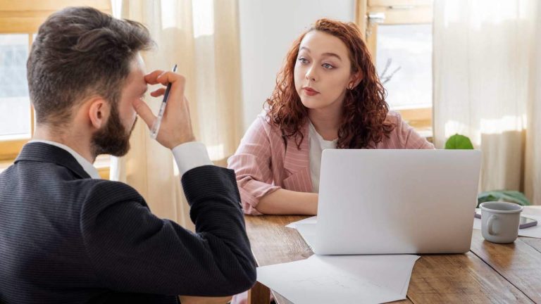 Företag kan säga upp anställda som begär en anpassning av sin arbetstid av objektiva skäl.