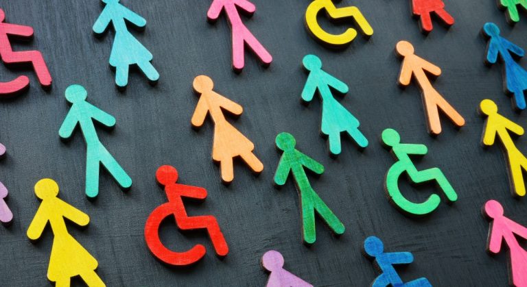Irlands offentliga sektor är mer benägna att begära mångfaldsdata, visar enkäten
