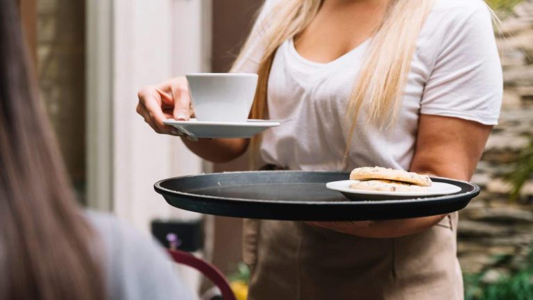 De mest skuldsatta småföretagen i Spanien tillhör Hospitality and Commerce