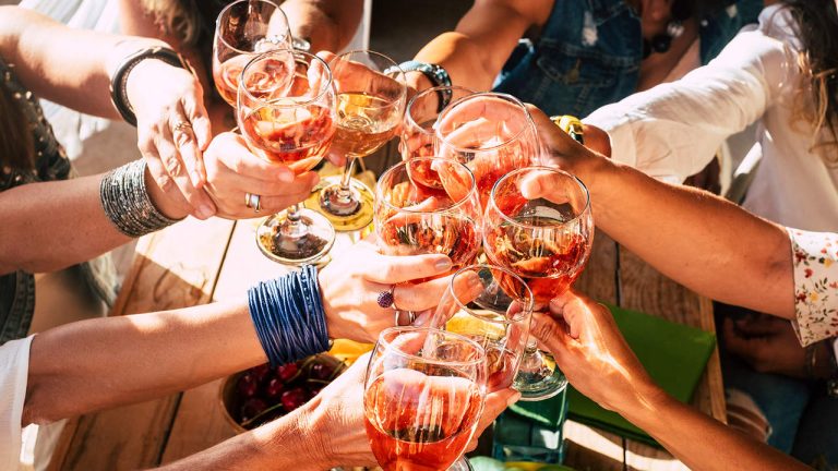 94% av egenföretagare barer och restauranger känner sig fångade av administrativ byråkrati