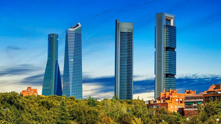 Madrid är CCAA där egenföretagare betalar minst skatt och Katalonien där mest