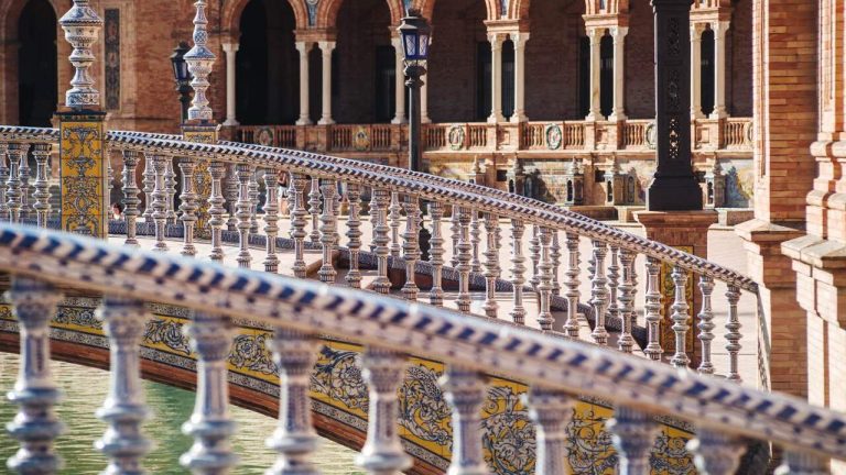 70 % av egenföretagarna i Andalusien arbetar mer än nio timmar om dagen