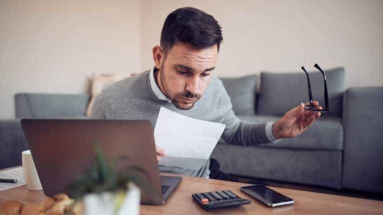 Antalet konkurser som anmälts av småföretag når det högsta på ett decennium