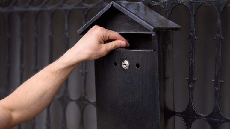 Endast 10 % av små och medelstora företag har implementerat den obligatoriska interna rapporteringskanalen i två år