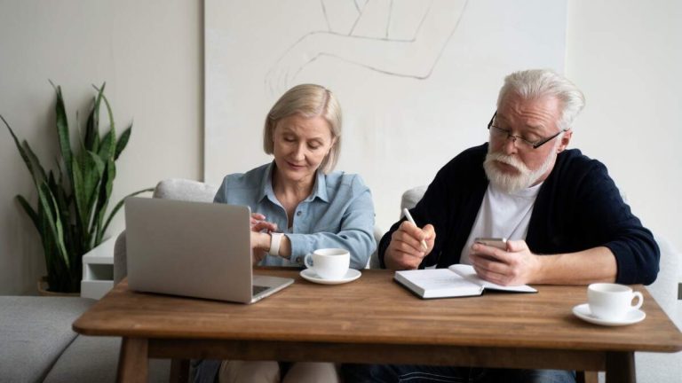 Kraven på att egenföretagare ska gå i förtidspension ändras igen 2025