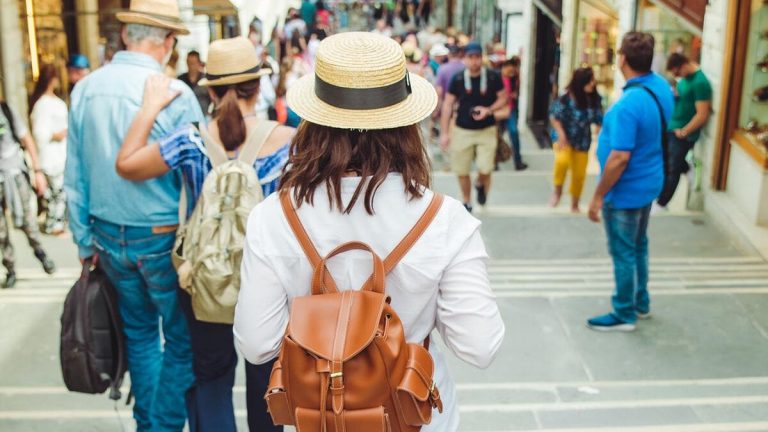 Turistskatten sprider sig över hela Spanien och kommer att lägga större bördor på små boendeföretag
