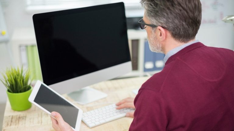 Stöd och subventioner för egenföretagare fryst eftersom IPREM inte har uppdaterats sedan 2023