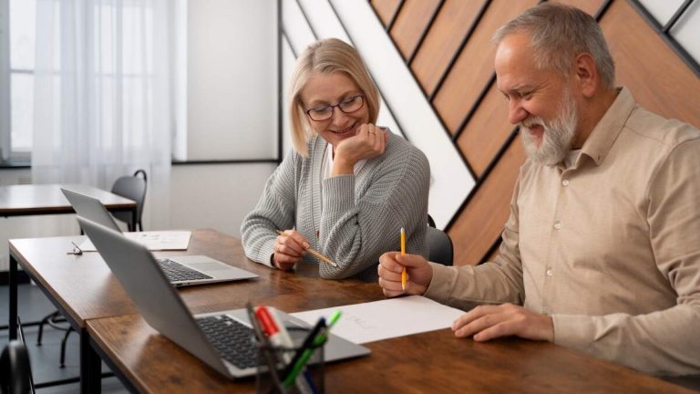 Egenföretagare i aktiv pension betalar nya avgifter 2025