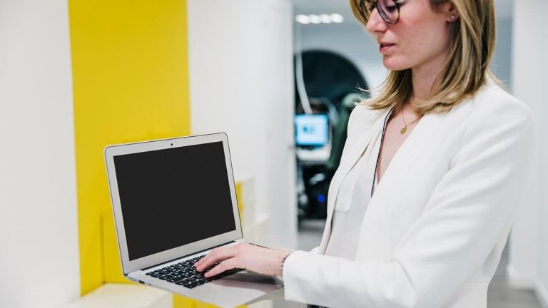Enisa erbjuder 51 miljoner lån utan godkännande för kvinnliga företagare med digitala företag