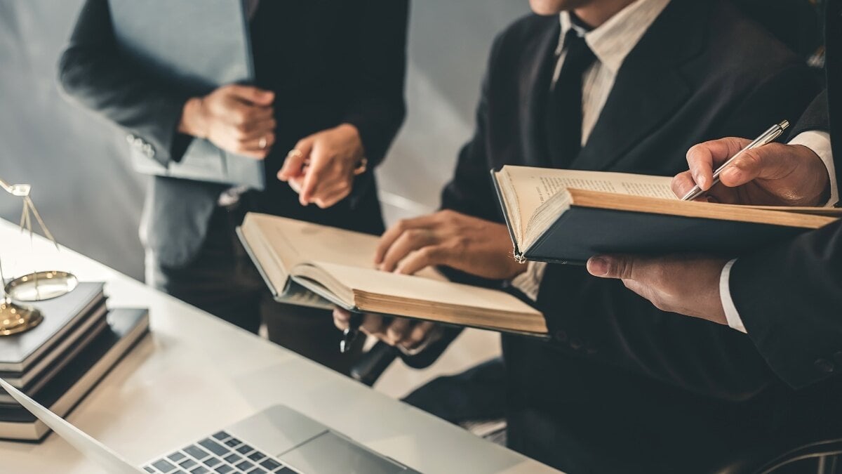 Registratorerna säger hur lång tid det tar att skapa ett företag verkligen i Spanien