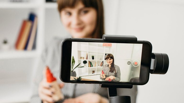 Hur måste självföretagen varna från nu på användningen av AI för att inte bli böter