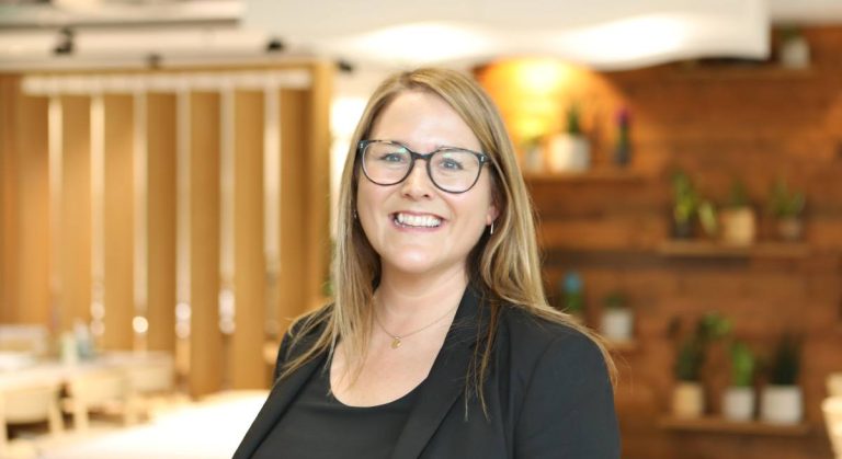 Asanas globala chef för försäljningsutveckling, Julie Kinsella