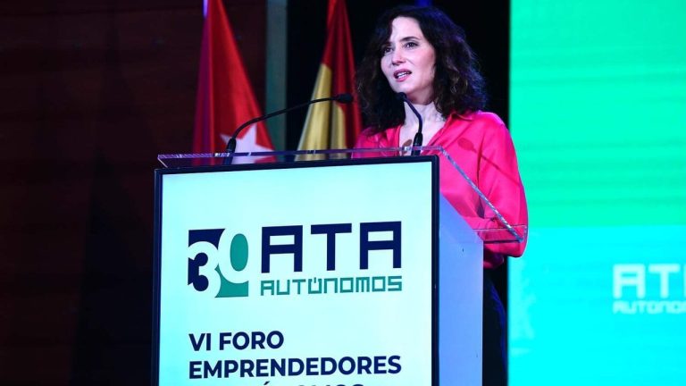 Ayuso granskar nycklarna som har gjort Madrid