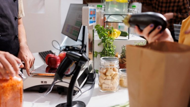 Februari stängde med 8 196 mer autonoma men fortfarande förstörda sysselsättning bland små företag