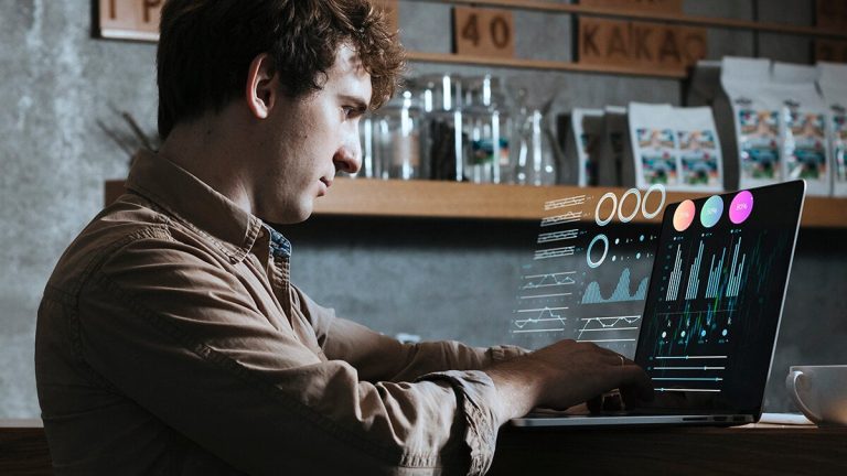 Hjälp av upp till 20 000 euro för extremadura små och medelstora företag för att förbättra deras digitalisering