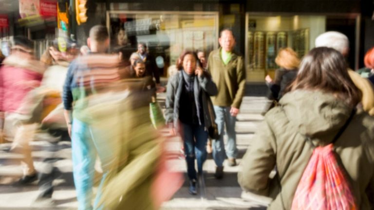 Små handel upplever en återhämtning i butiksförsäljningen under Holy Week