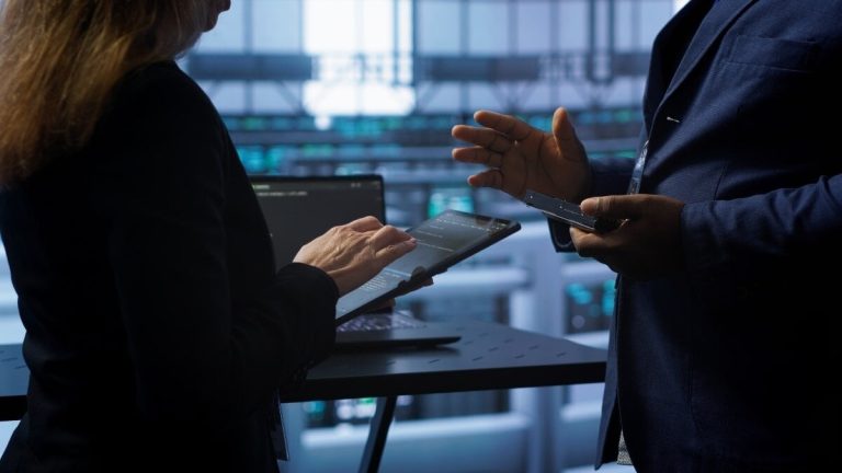 De tio riskerna för cybersäkerhet som mest berör självföretag och småföretag 2025