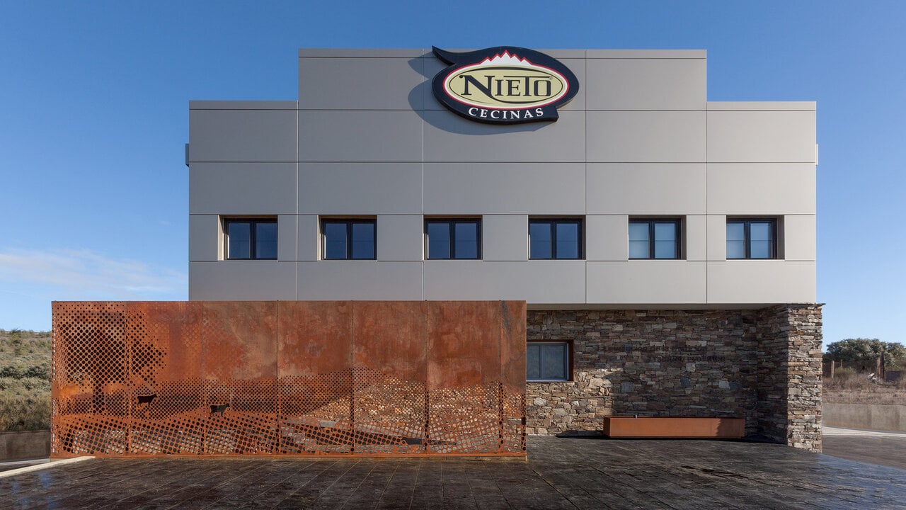 Inredning och landskapsprojekt i de nya Nieto Cecinas -kontor