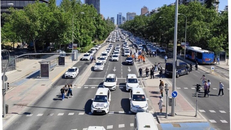 4 000 autonoma taxichaufförer protesterar i Madrid mot de nya VTC -licenserna