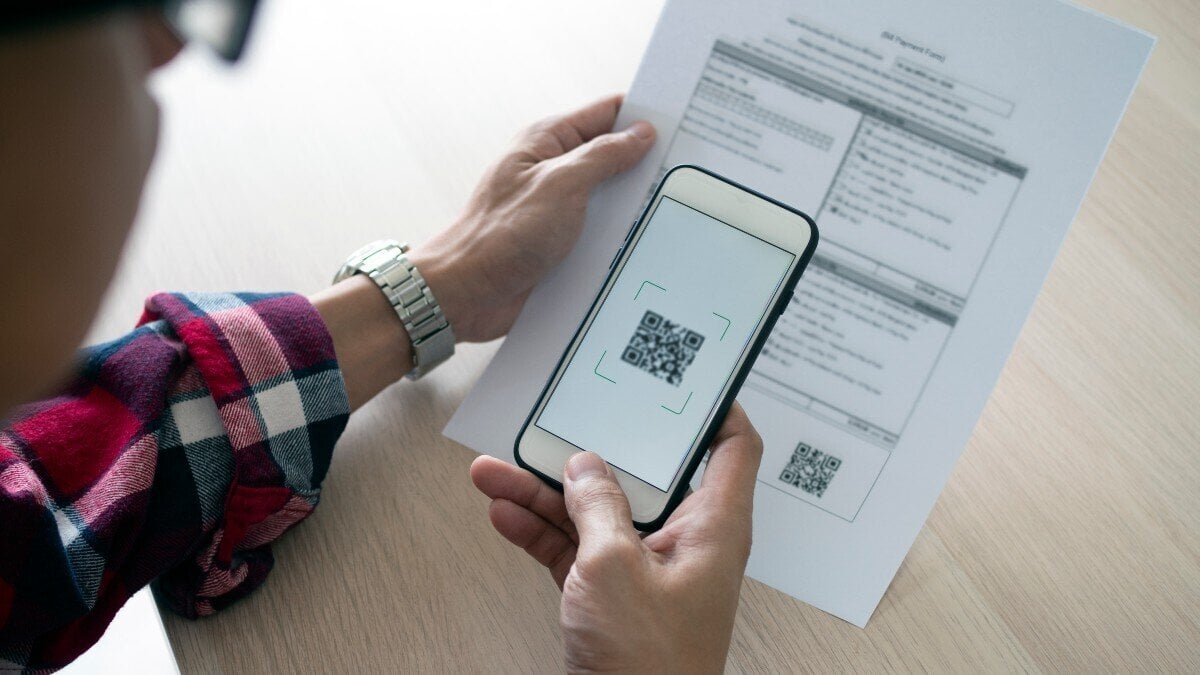 Aktiverade QR -läsaren som gör det möjligt för autonoma kunder eller små och medelstora företag att verifiera fakturor med statskassan